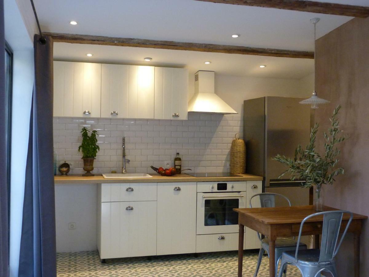 La Summer House Avec Jardin 2* Arles
