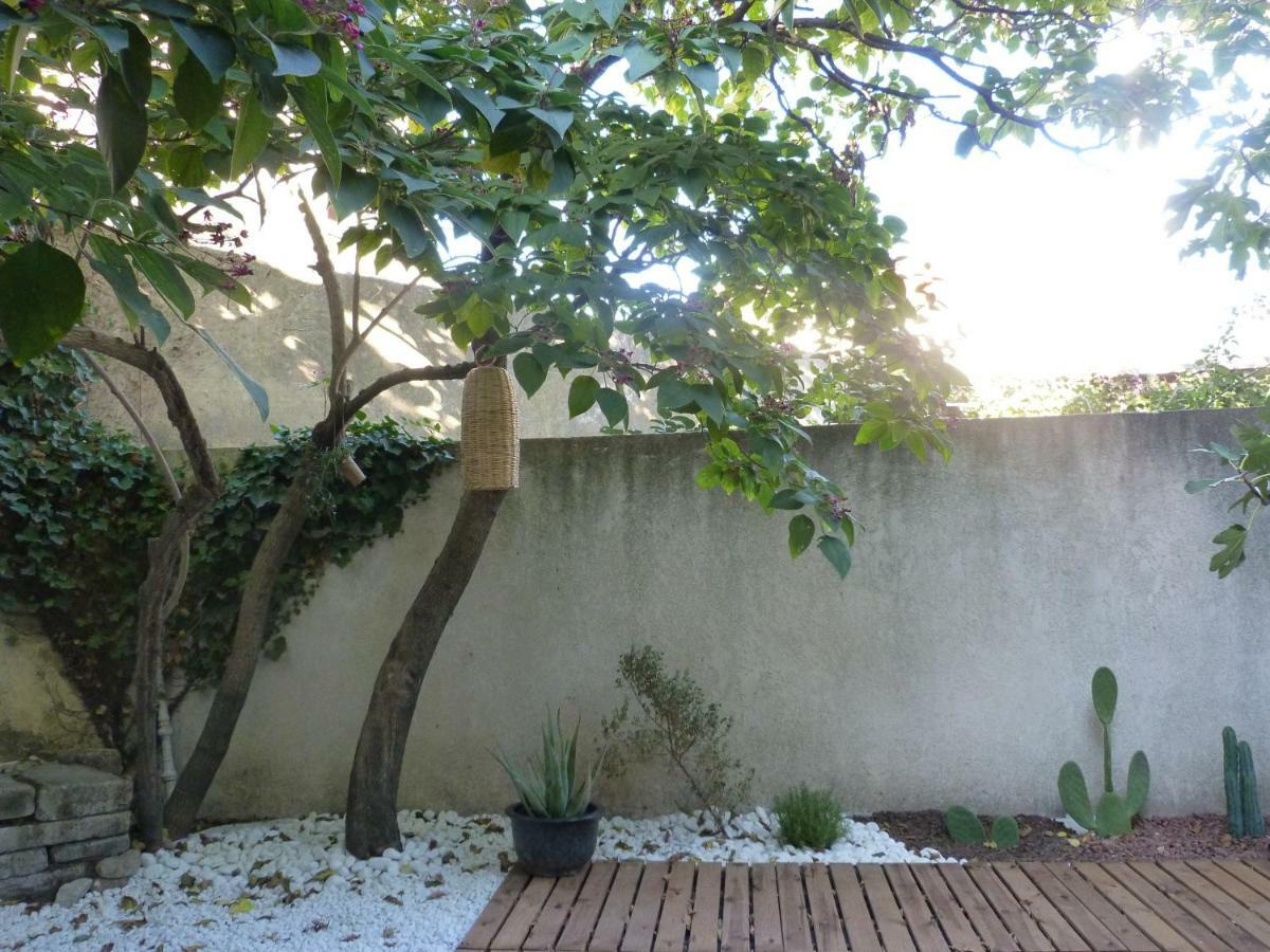 La Summer House Avec Jardin Gasthof Arles